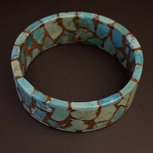Composite turquoise chip bangle infused with golden metal chips - Picture 3 of 8